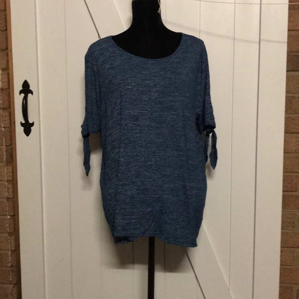 EUC Simply Styled by Sears knit cold shoulder top.